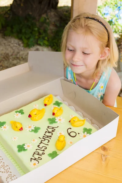 Portrait of girl with a cake — Stock Photo, Image