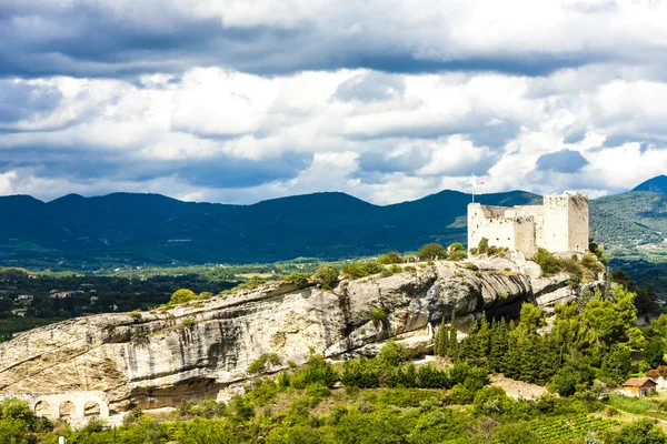 Vaison-la-Romaine içinde kale kalıntıları — Stok fotoğraf