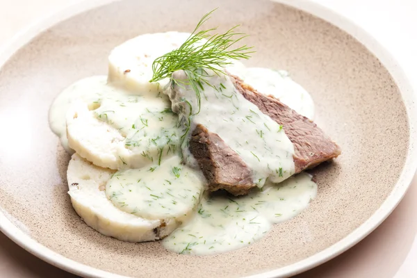 Dill sauce with beef meat — Stock Photo, Image