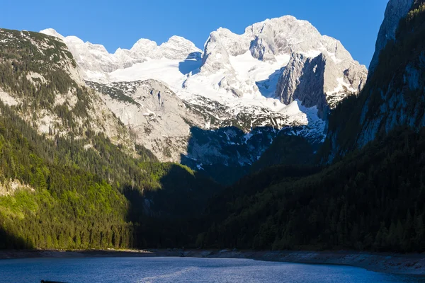 Δες στο dachstein από την περιφέρεια vorder-gosausee λίμνη — Φωτογραφία Αρχείου