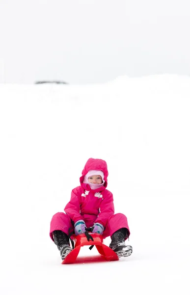 Portrett av den lille jenta om vinteren – stockfoto