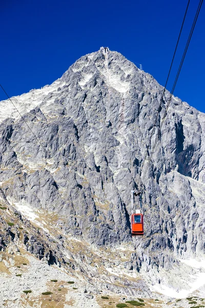 Teleferik Lomnicky tepe, Vysoke Tatry için — Stok fotoğraf