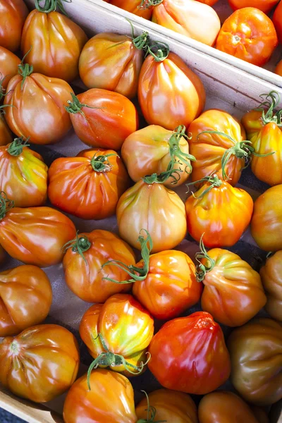 西红柿，在 Nyons，法国罗纳-阿尔卑斯大区的市场 — 图库照片