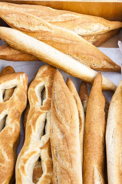 Baguettes, market in Forcalquier — Stock Photo, Image