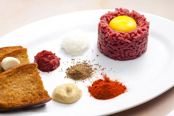 Sirloin steak tartare — Stock Photo, Image