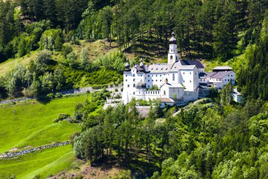 Monte Maria Abbey yakınındaki Burgusio, Trentino-Alto Adige, İtalya