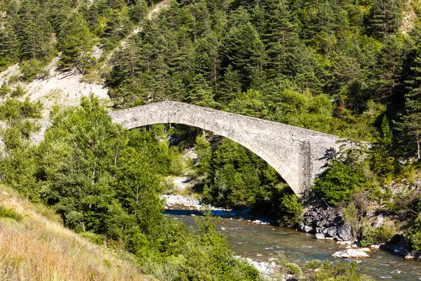 Bridge pont de la reine jeanne, provence, frankreich — Stockfoto