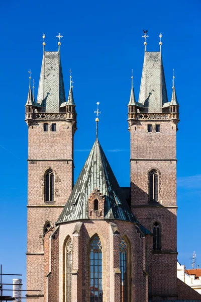 Catedral del Espíritu Santo, Plaza Grande, Hradec Kralove, Czec — Foto de Stock