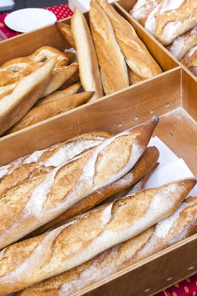 Gebak, markt in Forcalquier, Provence, Frankrijk — Stockfoto