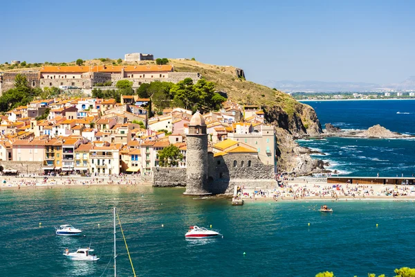 Ciudad y puerto de Collioure, Languedoc-Rosellón, Francia — Foto de Stock