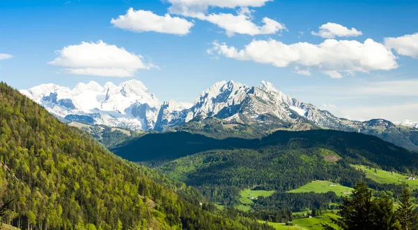Вид на Фештайн с запада, Уппер Австрия-Штирия, Австрия — стоковое фото