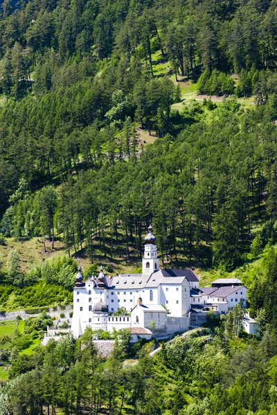 Monte Maria Abbey yakınındaki Burgusio, Trentino-Alto Adige, İtalya — Stok fotoğraf