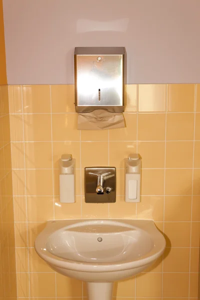 Washbasin in a hospital — Stock Photo, Image