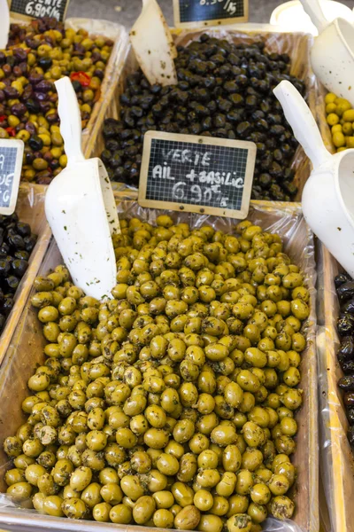 Olives, market in Nyons, Rhone-Alpes, France — Stock Photo, Image
