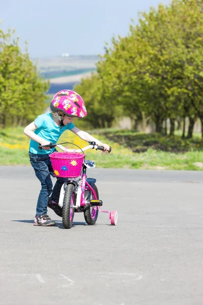 Pequeña motociclista — Foto de Stock