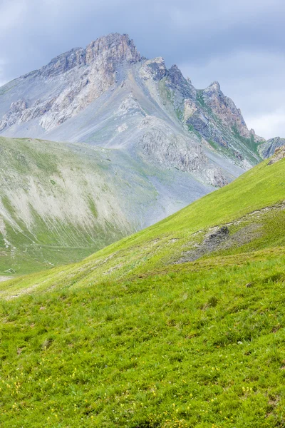 Paisagem do Piemonte perto de fronteiras francesas, Itália — Fotografia de Stock