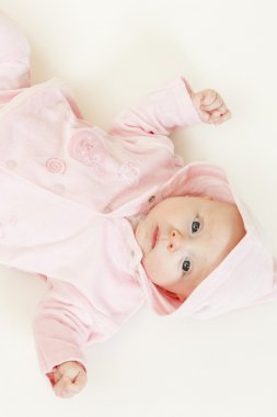 3 aylık bebek kız yalan