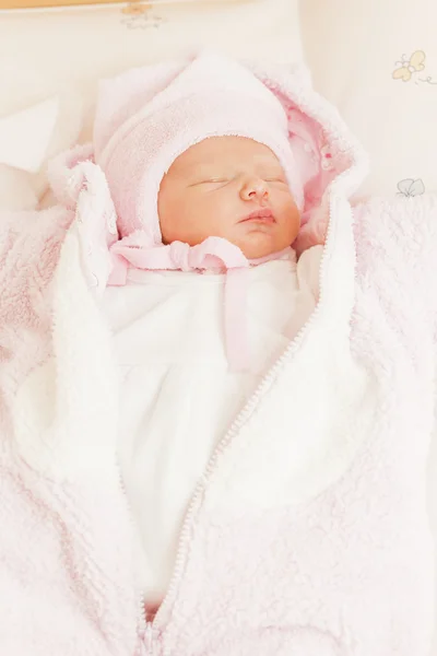 Yeni doğmuş bir kızın portresi — Stok fotoğraf