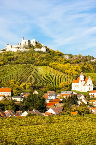 Руины замка Фалькенштейн осенью, Нижняя Австрия, Австрия — стоковое фото