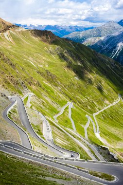 yola Passo dello Stelvio, Alto Adige, İtalya