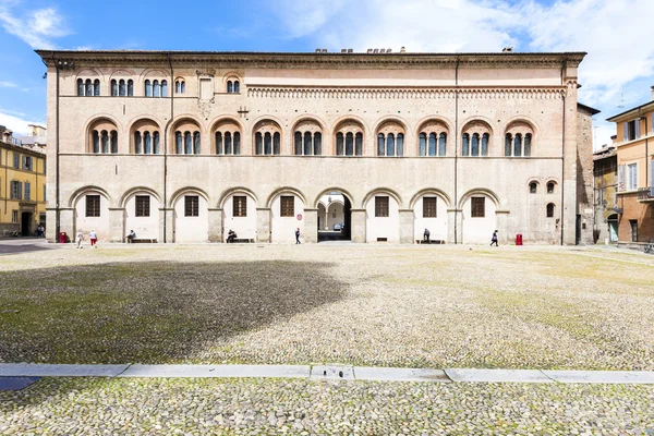 Episkopální palác na Piazza del Duomo, Parma, Emilia-Romagna — Stock fotografie