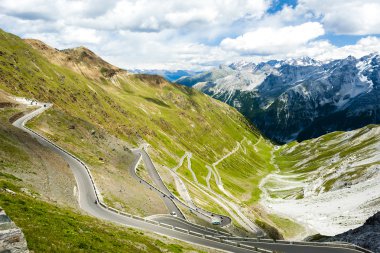 yola Passo dello Stelvio, Alto Adige, İtalya