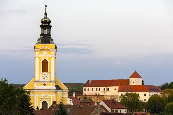 Církev Svatý Kunhuta a hrad, Cejkovice, Česká republika — Stock fotografie