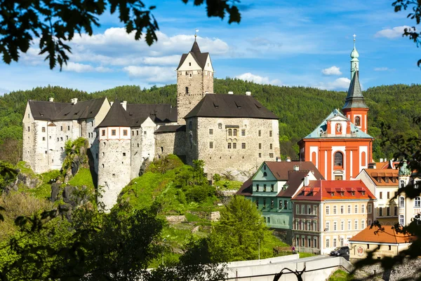 Loket Burg mit Stadt, Tschechische Republik — Stockfoto