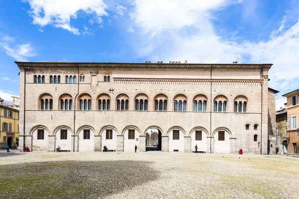 Palazzo Vescovile in Piazza del Duomo, Parma — Foto Stock