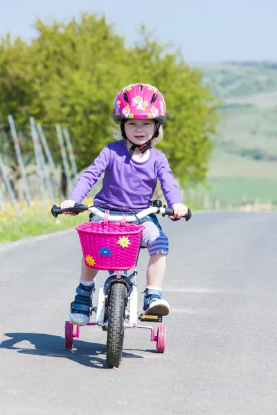 Mały rowerzysta — Zdjęcie stockowe