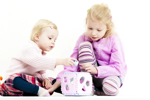 Spela två små flickor — Stockfoto