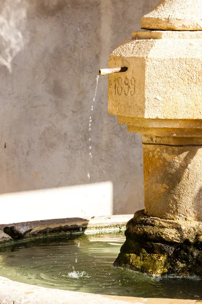 Close up of fountain, Ajonc, Provenza, Francia — Foto Stock