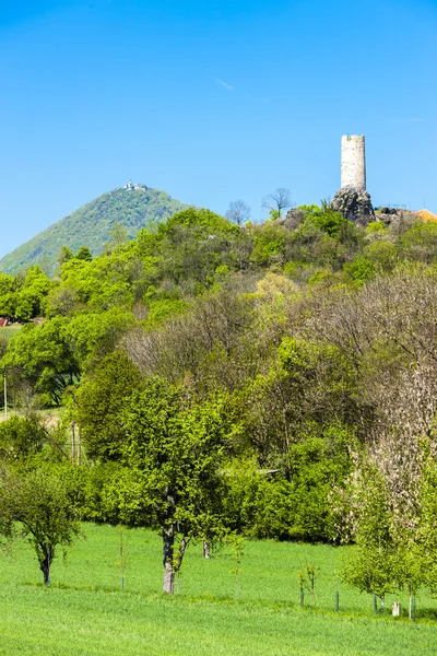 Rovine del castello di Skalka vicino a Vlastislav — Foto Stock