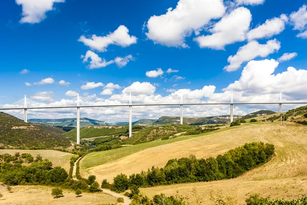 Millau Viaduct, Aveyron, Midi Pirinéus — Fotografia de Stock