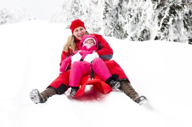 Anne ve küçük kızı halletme