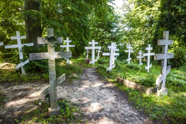 Kampüs Wojnowo Manastırı, Warmian-Masurian'deki/daki oteller Voivod mezarlıkta