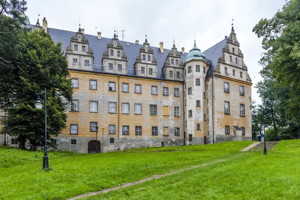 Palác Olesnica, Dolní Slezsko, Polsko — Stock fotografie