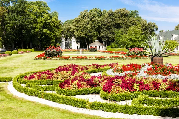Trädgård av Kozlowski Palace, Lublin vojvodskap — Stockfoto
