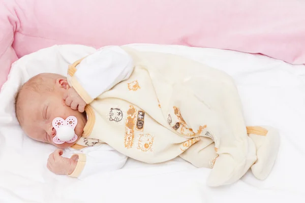 Sleeping newborn baby girl — Stock Photo, Image