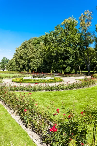 Giardino del Palazzo Kozlowski, Voivodato di Lublino — Foto Stock