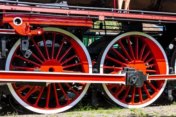 Detalhe da locomotiva a vapor no museu ferroviário, Koscierzyna — Fotografia de Stock