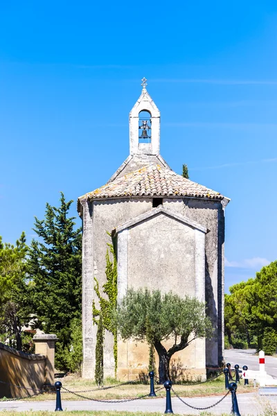 Chruch en Sainte-Cecile-les-Vignes, Provenza — Foto de Stock