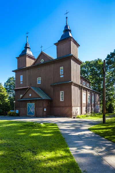 Chiesa cattolica in legno a Narew, Voivodato di Podlaskie — Foto Stock