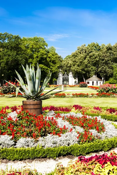 Garden of Kozlowski Palace, Lublin Voivodeship — Stock Photo, Image