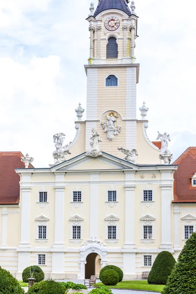 Benedictijnenklooster met tuin in Altenburg — Stockfoto