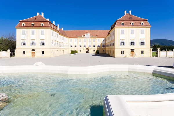 Palacio Hof con una fuente, Baja Austria — Foto de Stock