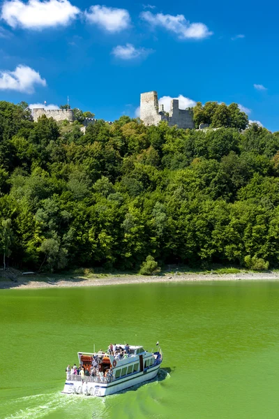 Ruinen der Burg Cornstejn mit Vranovska Damm — Stockfoto