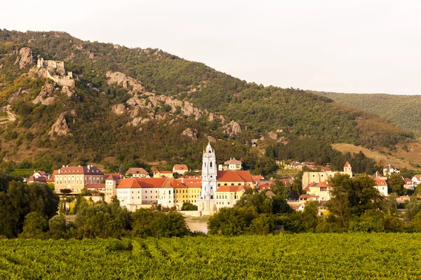 Durnstein y viñedo en la región de Wachau, Baja Austria — Foto de Stock