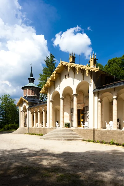 Paleis Sychrov - kasteel van Arthur, Tsjechië — Stockfoto