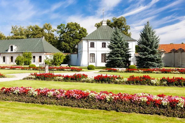 Palacio Kozlowski con jardín, Voivodato de Lublin —  Fotos de Stock